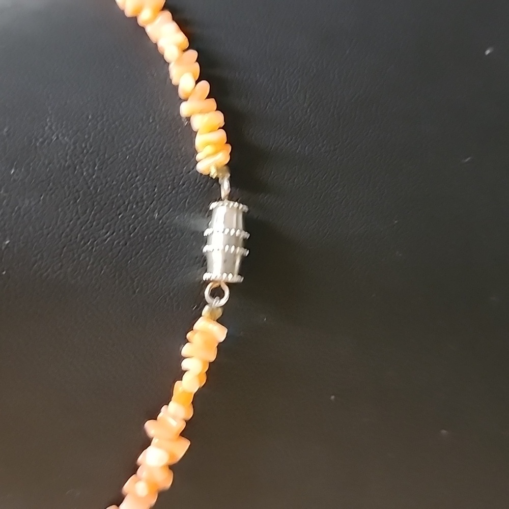 SALE faux coral necklace - Picture 4 of 4